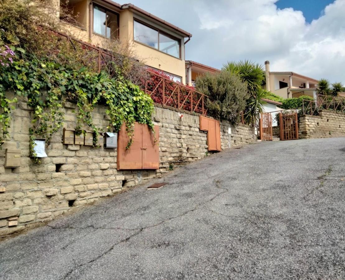 Sguardo Sul Lago Trevignano Romano Buitenkant foto