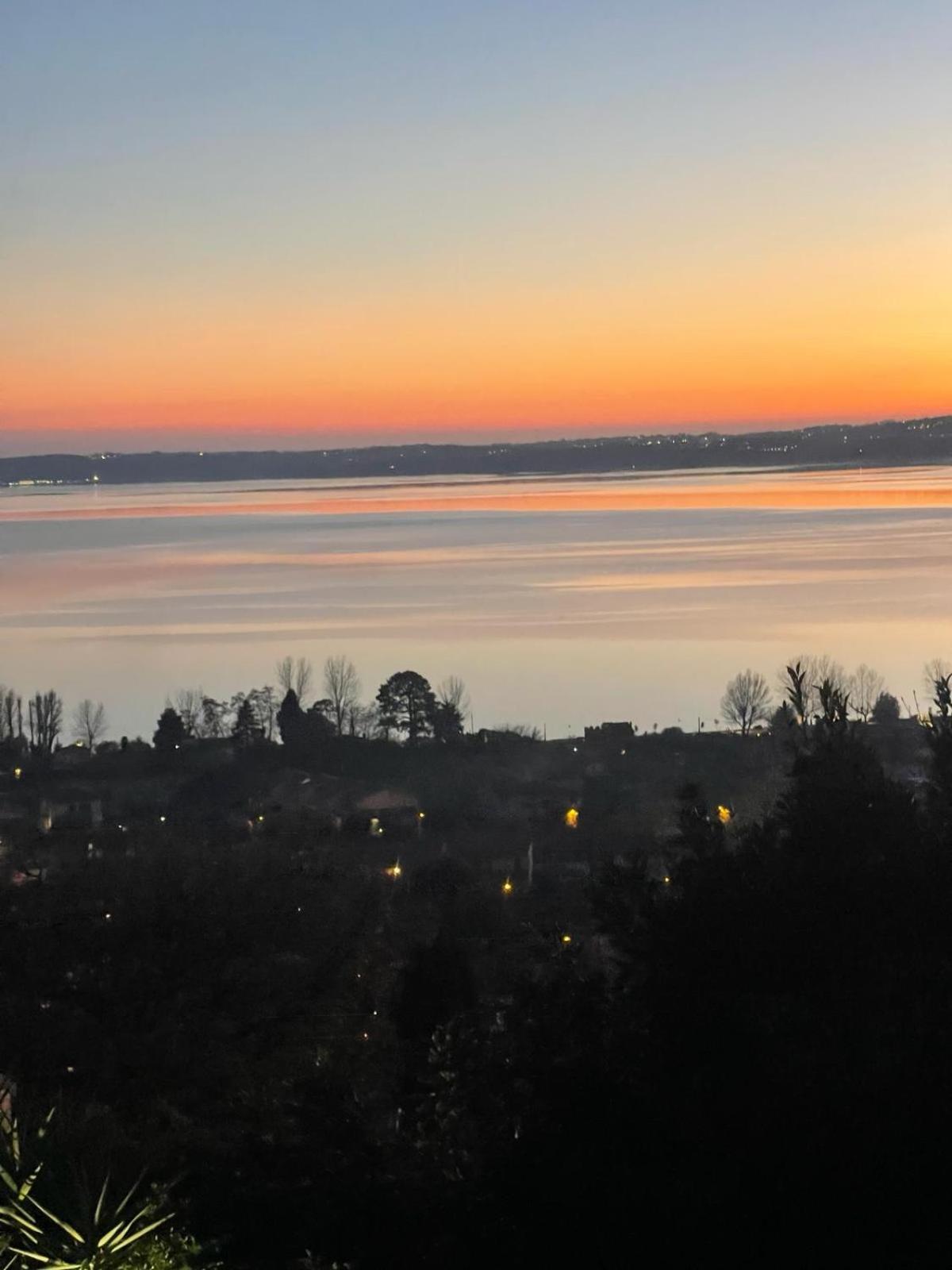 Sguardo Sul Lago Trevignano Romano Buitenkant foto