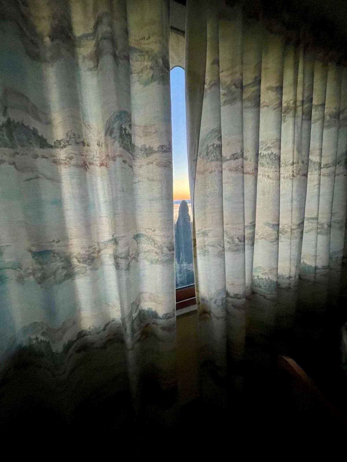 Sguardo Sul Lago Trevignano Romano Buitenkant foto