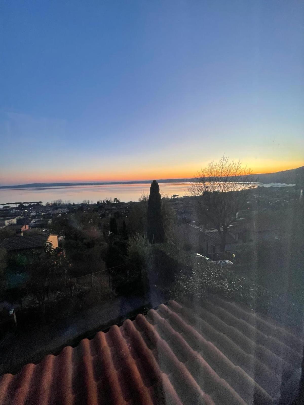 Sguardo Sul Lago Trevignano Romano Buitenkant foto